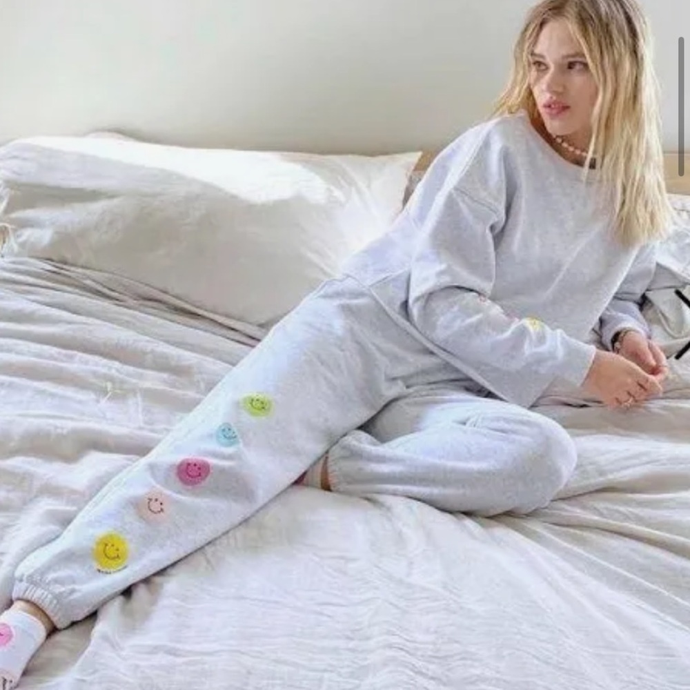 Frasier Sterling Smiley gal joggers